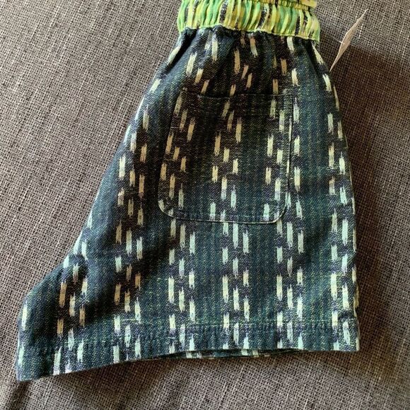 American Eagle jacquard high waist shorts. Size XS - Picture 3 of 5